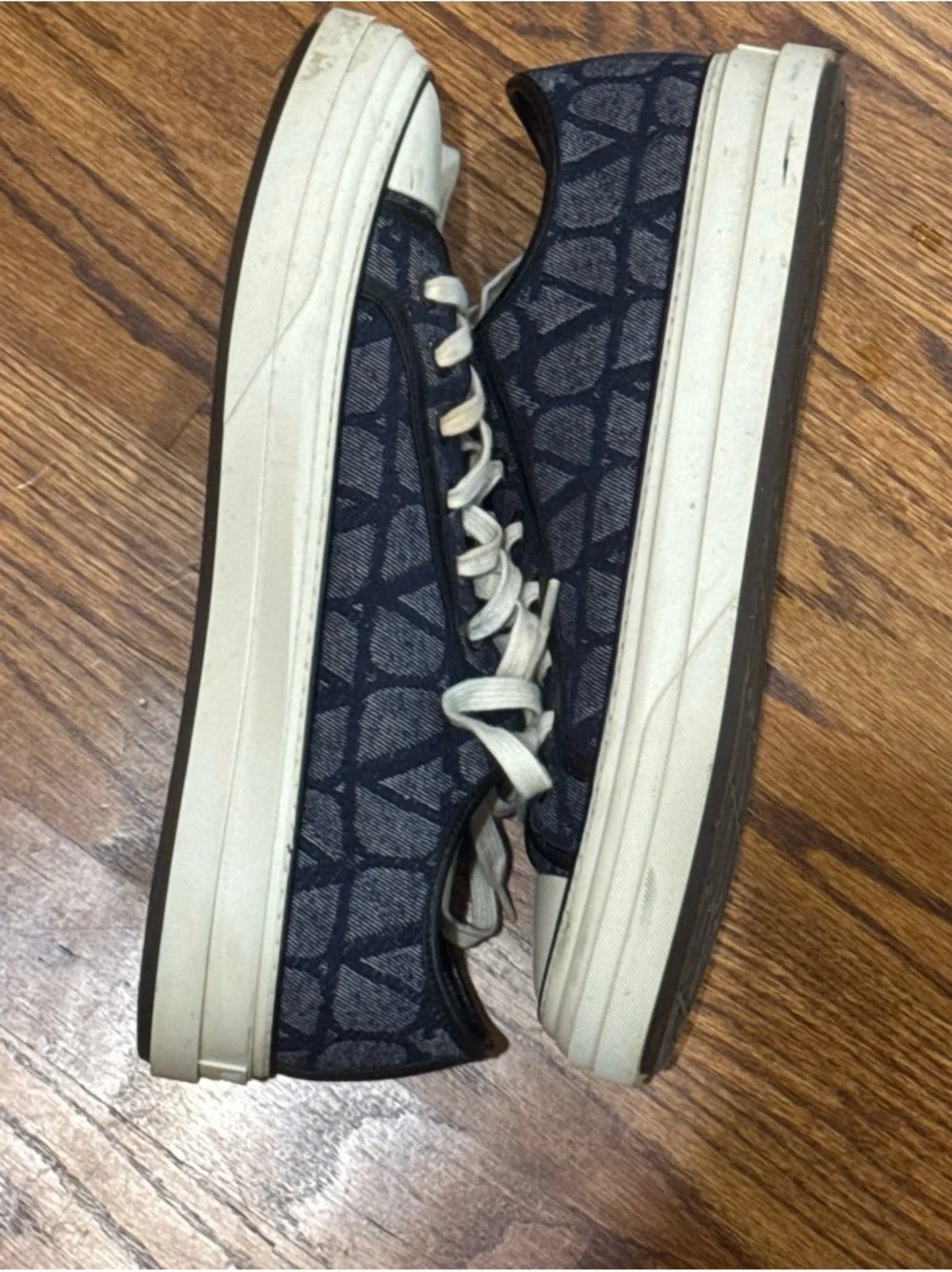 Valentino Garavani Navy and White Low-Top Sneakers SIZE 43.5 10.5US Box Included
